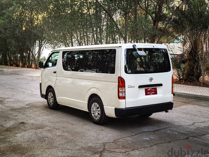 Toyota Hiace MODEL 2014 3