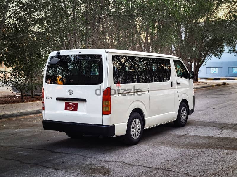 Toyota Hiace MODEL 2014 4