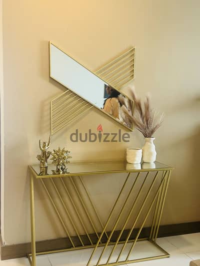 Decorative bras Console