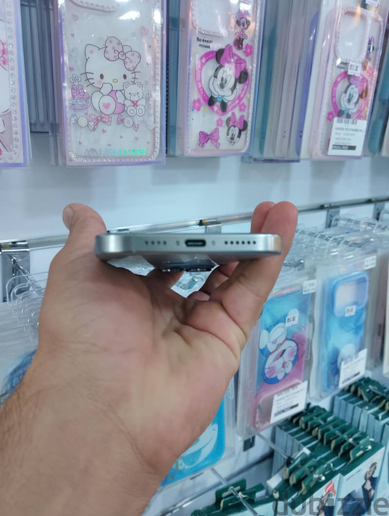 Apple - iPhone 16 Pro Max 5