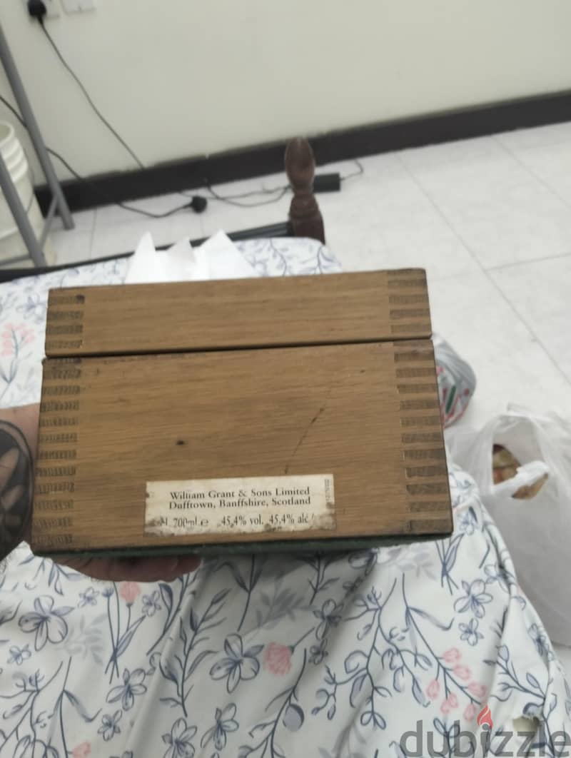 Ultra-Rare Glenfiddich 40 Year Old Empty Bottle & Wooden Box Set 1