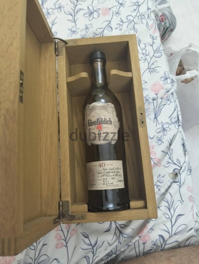 Ultra-Rare Glenfiddich 40 Year Old Empty Bottle & Wooden Box Set 6