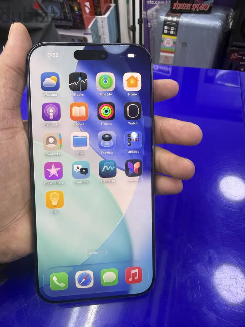 Apple - iPhone 17 Pro Max 1
