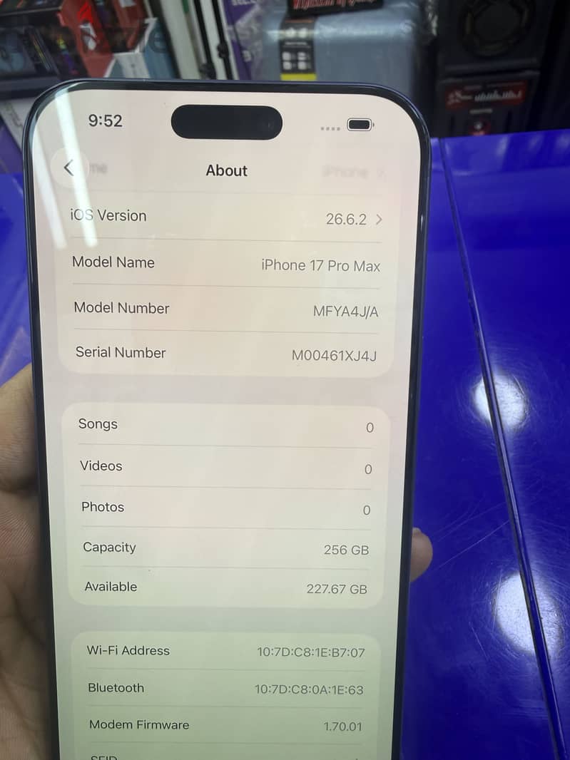 Apple - iPhone 17 Pro Max 4