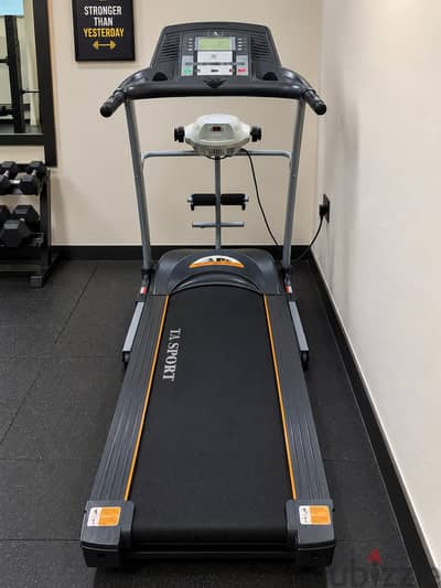 3.2 hp 130kg only scareen  not working treadmill working