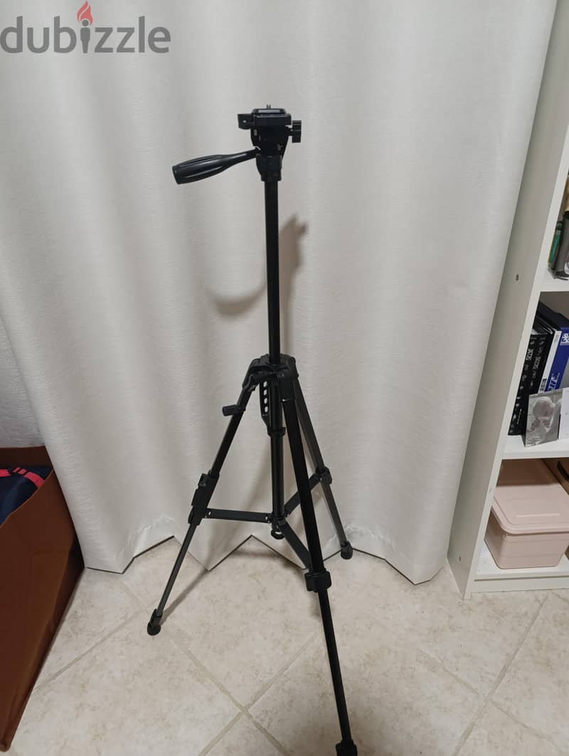 CANDC DC-500 Camera & Phone Tripod Stand 1
