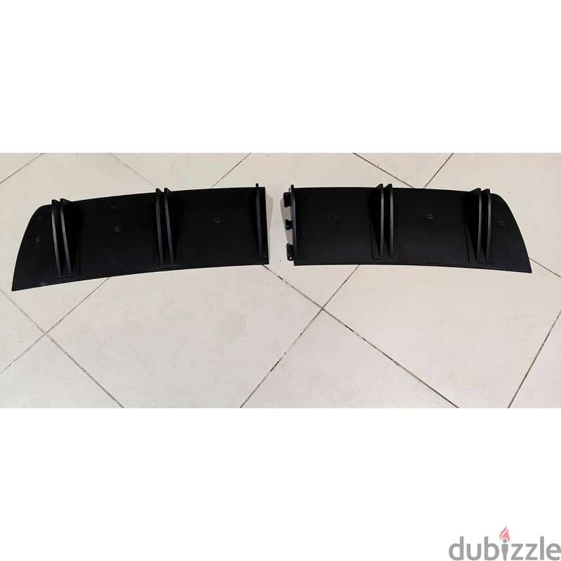 Rear Bumper Diffuser / Spoiler – Excellent Condition 2
