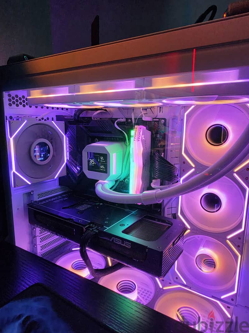 Super Fast case Asus 5070 GPU 2