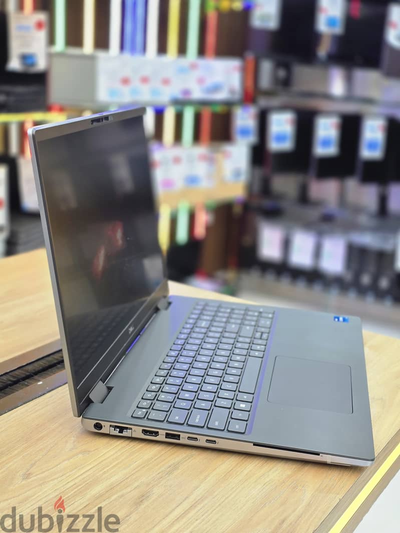 Dell Precision 7670 Core i7-12850HX 2.10GHz 3