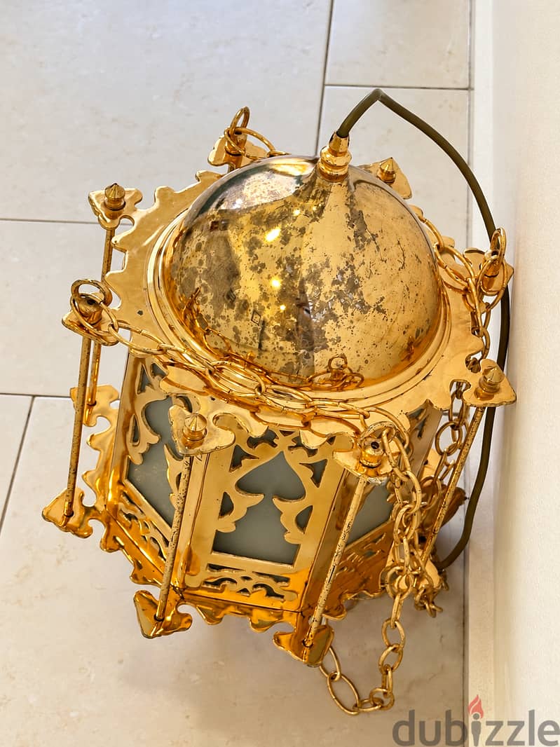 Set of Gold Lantern-Style Hanging Lights 3