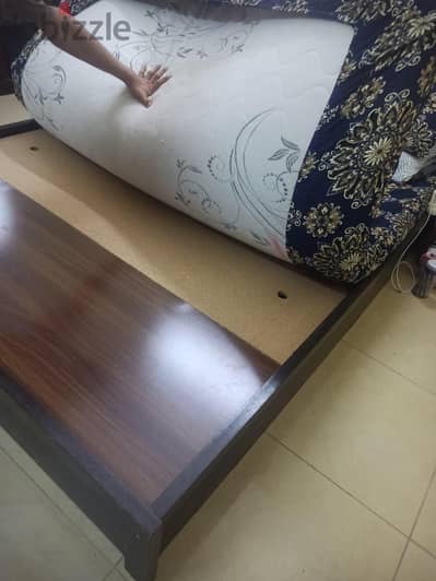 queen size bed with mattress
