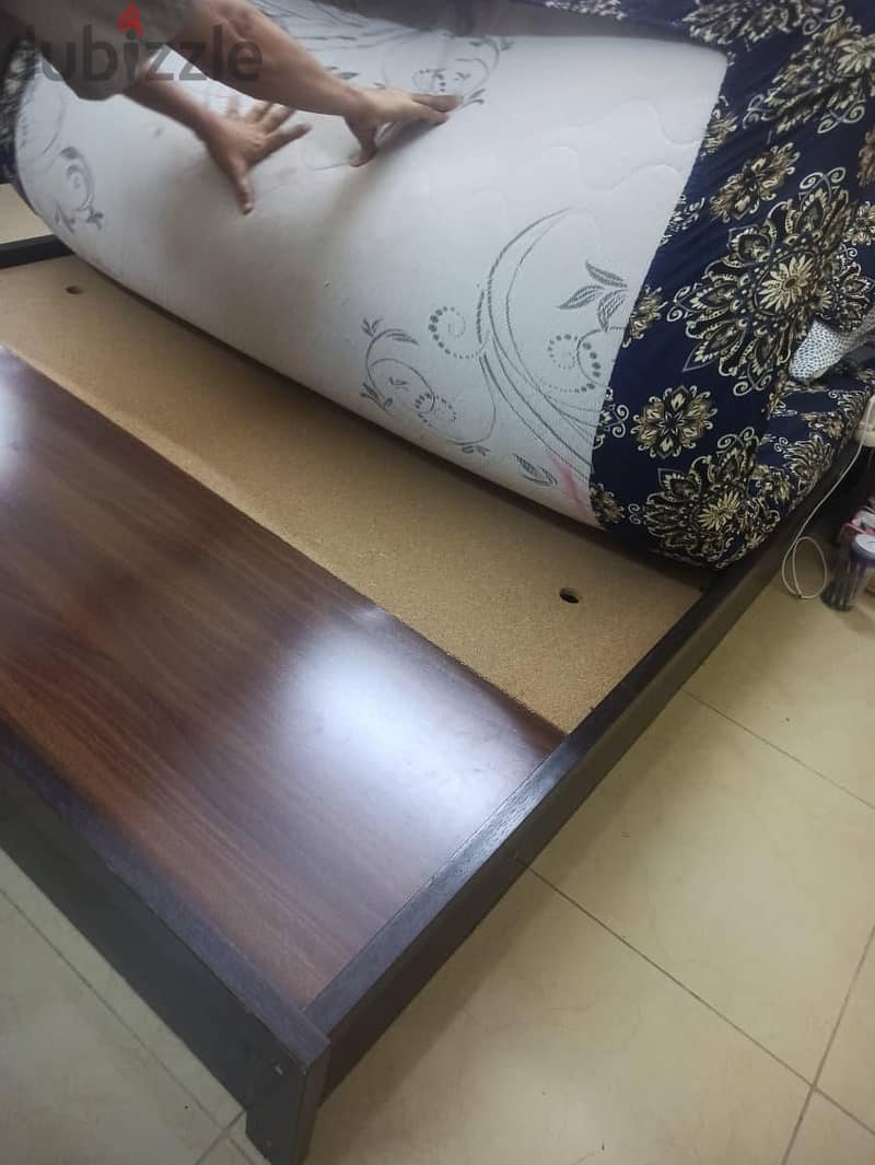 queen size bed with mattress 1