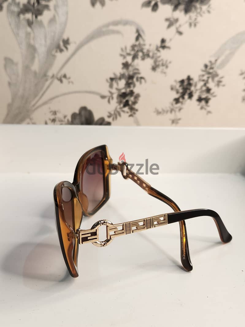 Fendi sunglass - used clean ORG 20BD -39591018 1