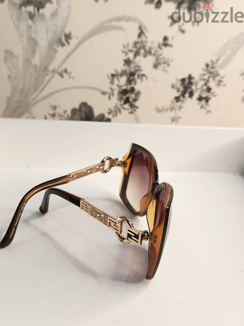 Fendi sunglass - used clean ORG 20BD -39591018 2