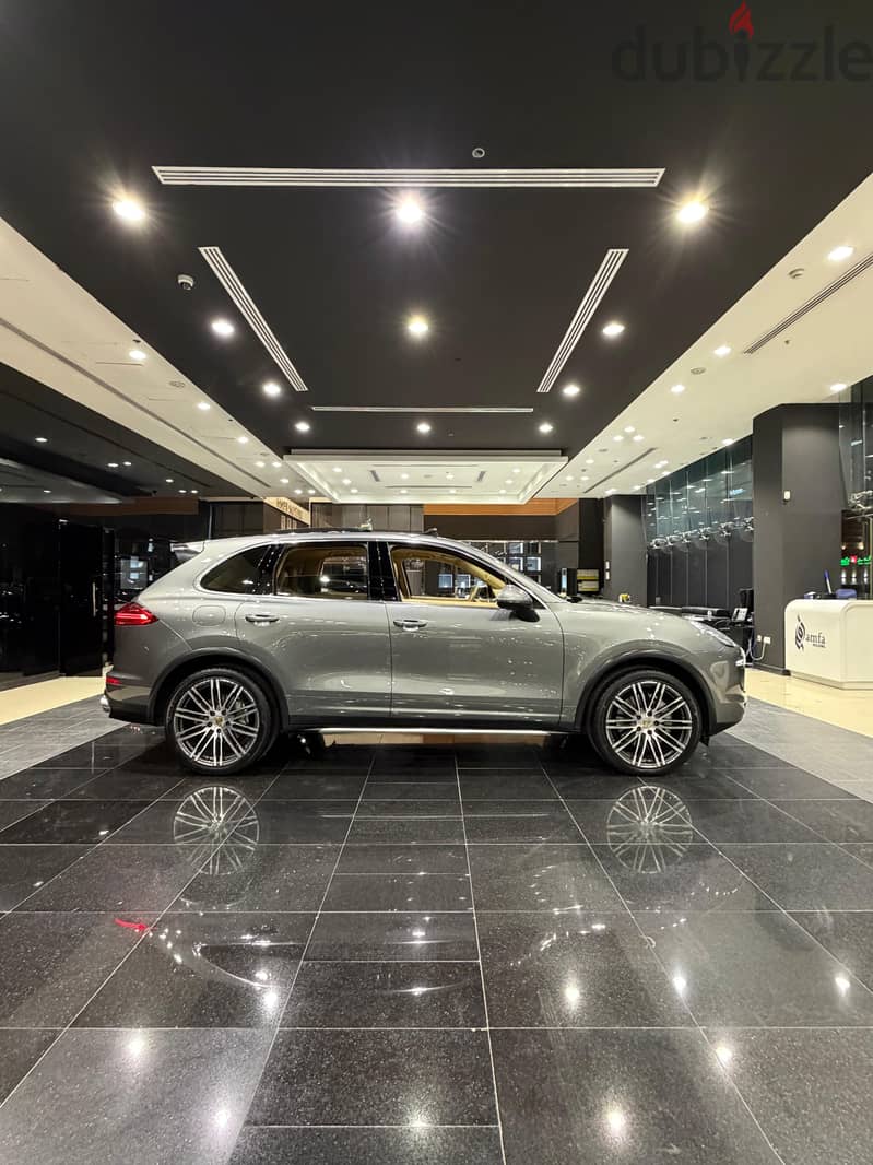 Porsche Cayenne S Model  2016 4