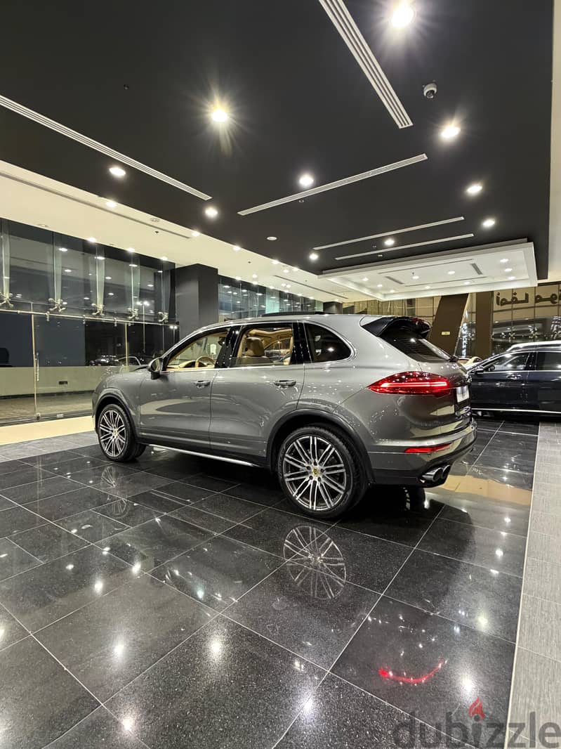 Porsche Cayenne S Model  2016 5