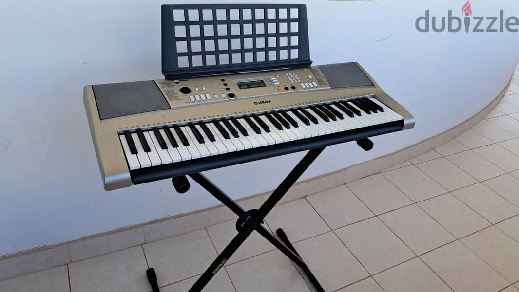 The Yamaha PSR-E313 is a 61-key entry-level portable digital keyboard 6