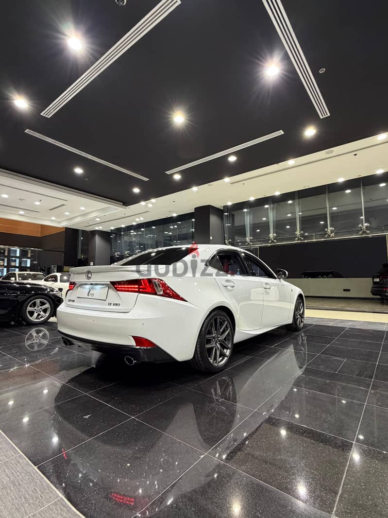 Lexus IS350 Model 2014 4