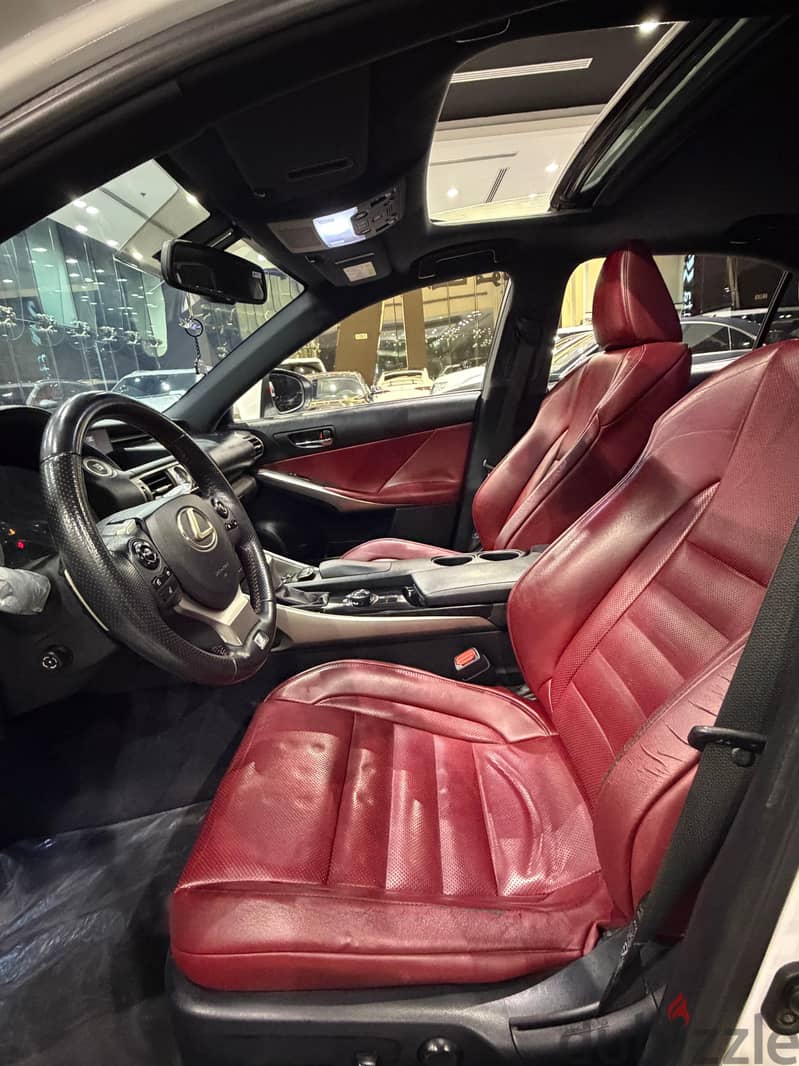 Lexus IS350 Model 2014 7