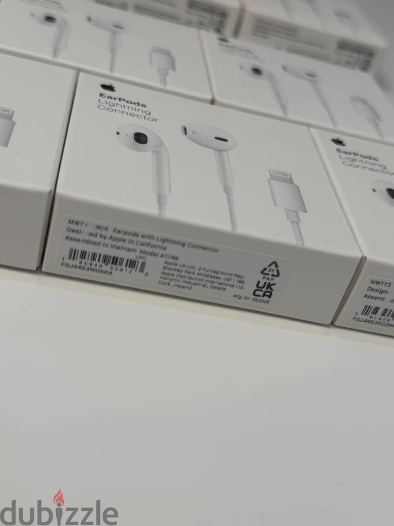 Lightning & Type-C Earphones – Wholesale Clearance (10 pcs minimum) 4