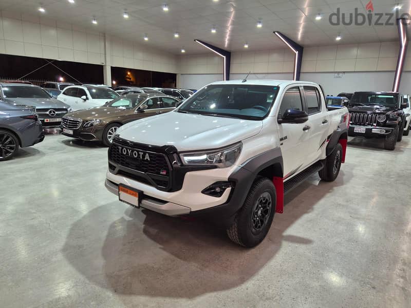 Toyota Hilux 2025 GR (V6) 6