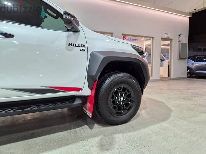 Toyota Hilux 2025 GR (V6) 7