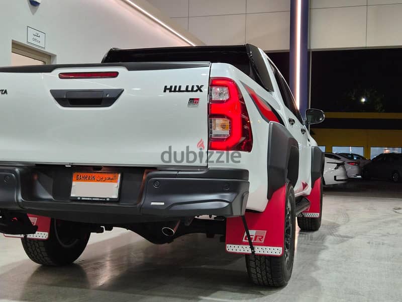Toyota Hilux 2025 GR (V6) 8