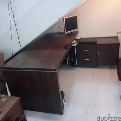 Long L-shape office Desk with chair