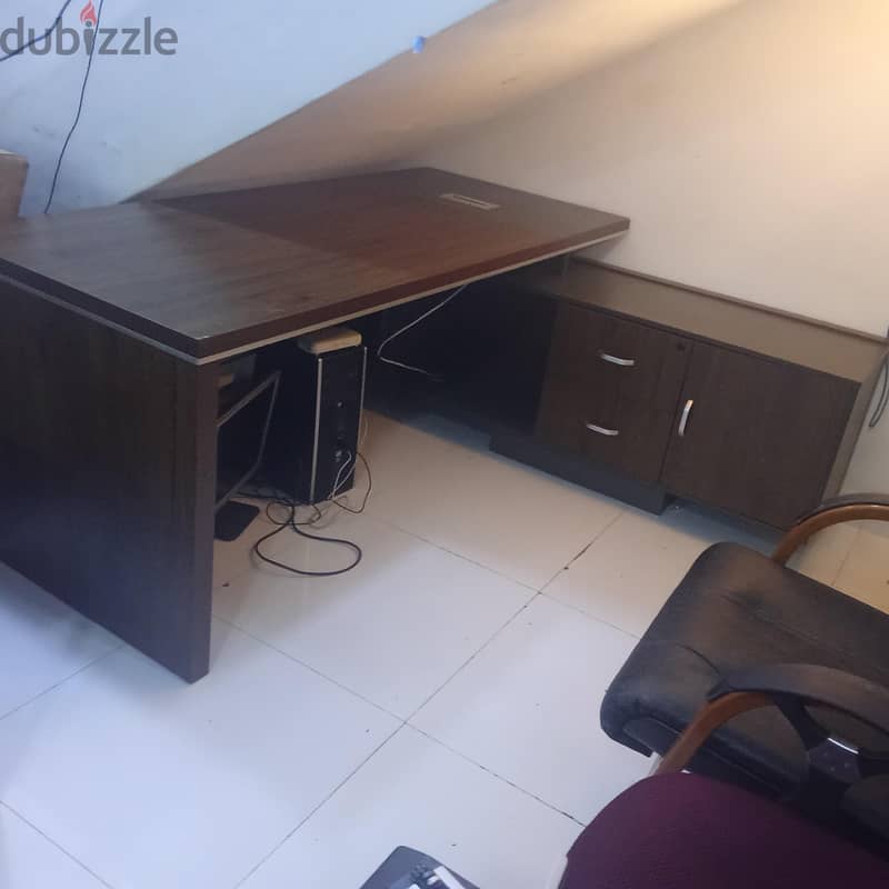 Long L-shape office Desk with chair 13