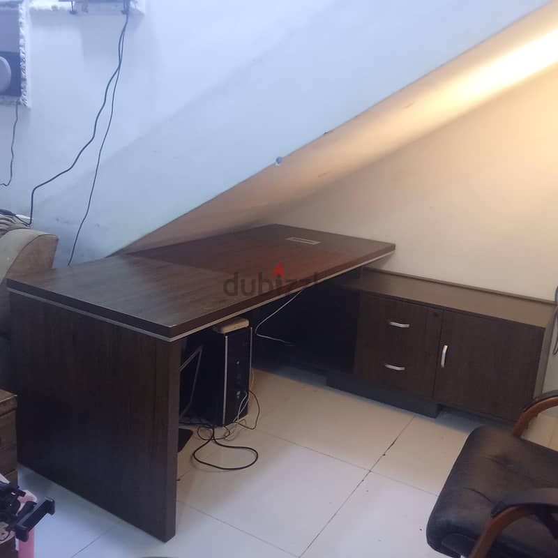 Long L-shape office Desk with chair 16
