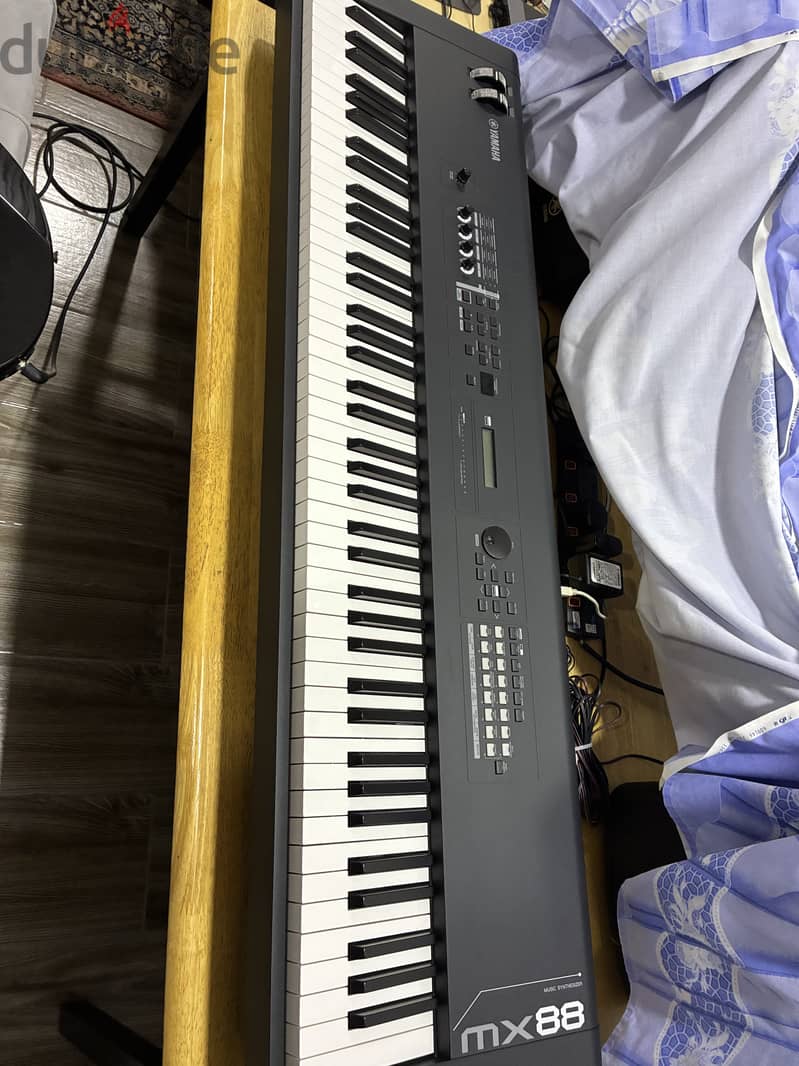 Yamaha keyboard MX88 for sale 2