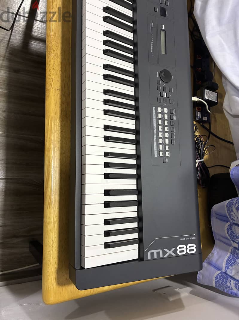 Yamaha keyboard MX88 for sale 3
