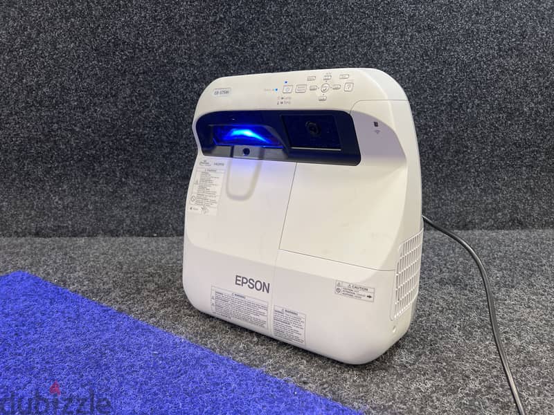 Epson DLP Projector 100" Screen Size Lumens 2,700 - Very Good Working 3