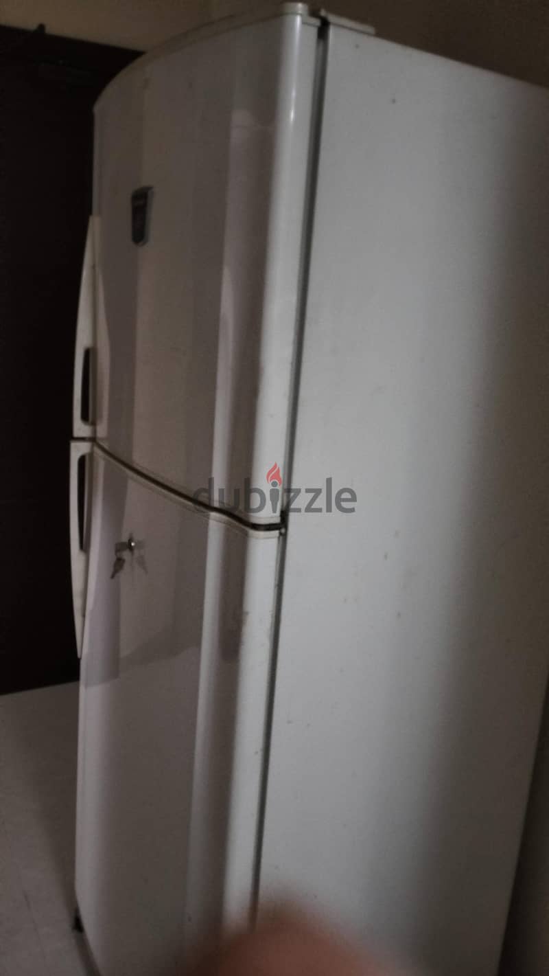 sharp fridge works like new. 3