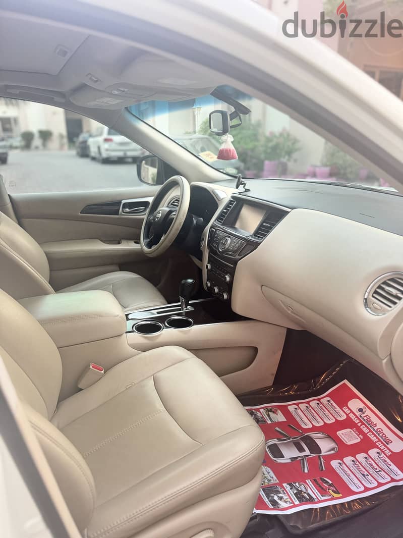 Nissan Pathfinder 2016 1