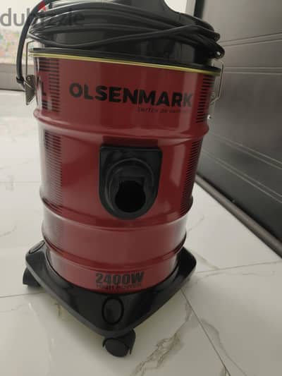 Olsenmark 2400w, 21l vaccum cleaner under warranty.