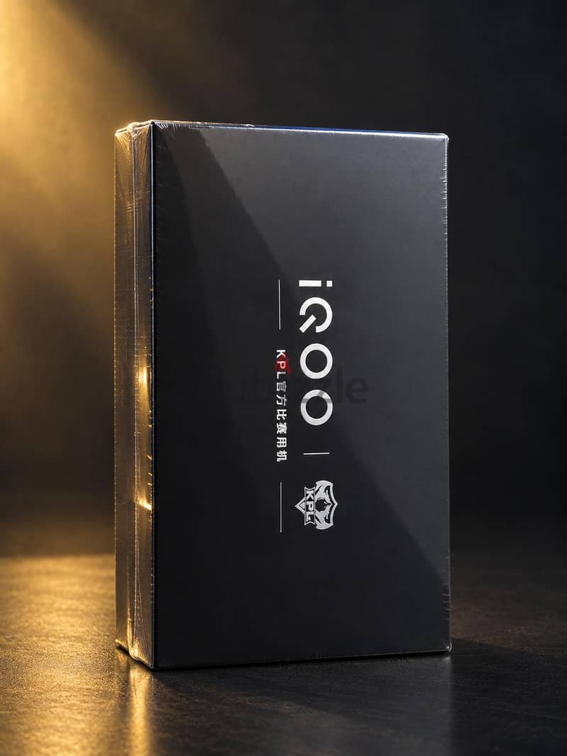 Vivo iqoo 15 12+256 white colour 2