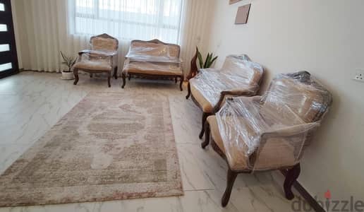 Elegant, classic-style Sofa Set vintage — 140 BD
