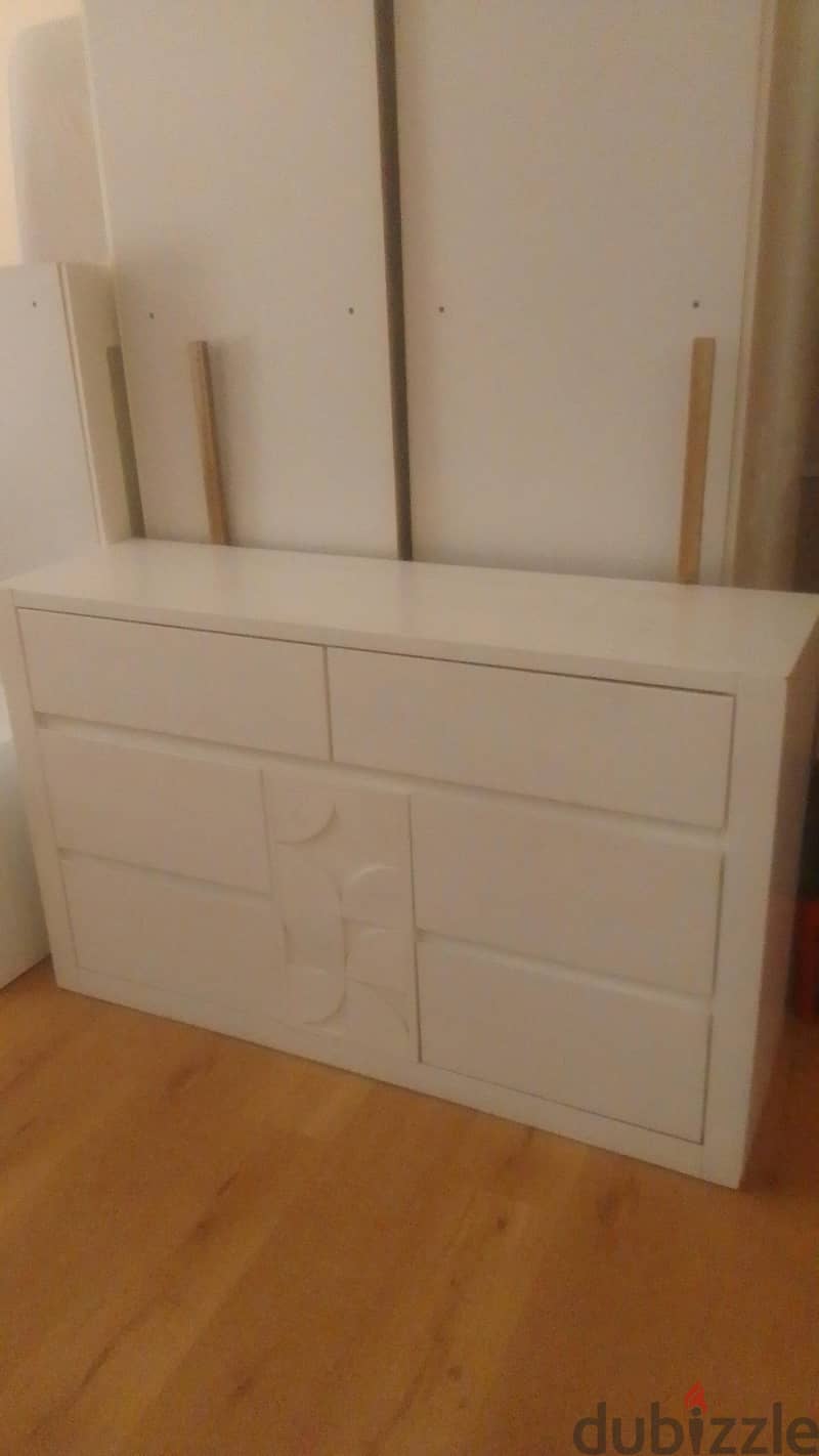 white color king size bedroom with mattress 4