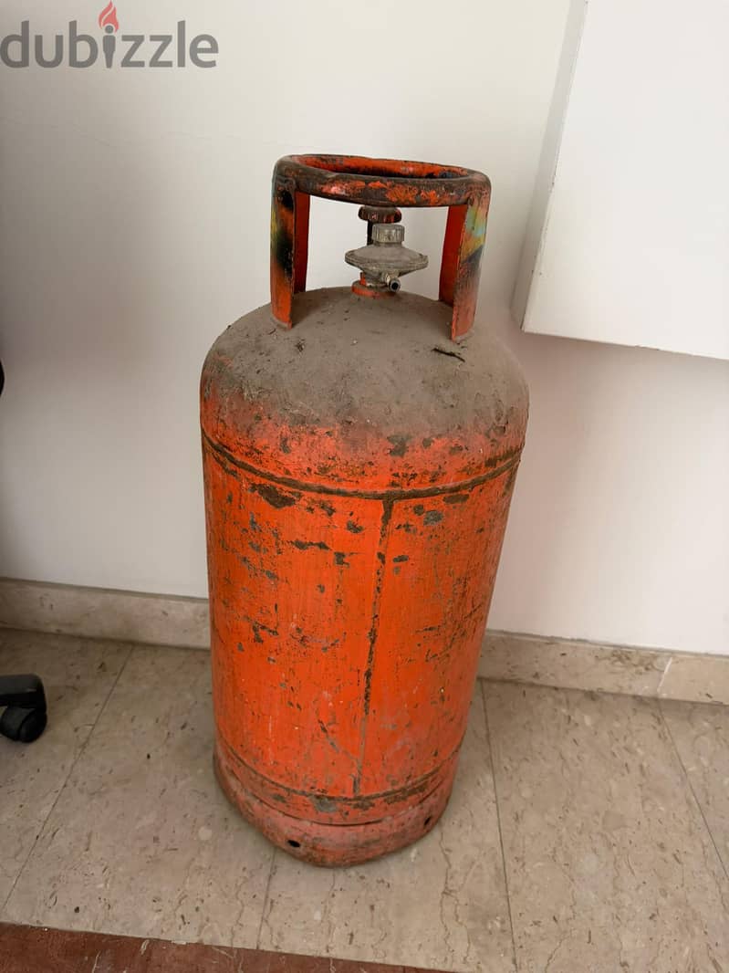 Gas Cylinder 3