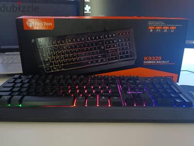 Meetion K9320 Gaming rainbow backlit wired Keyboard with box!