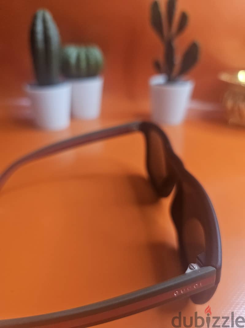 Gucci GG1118s  Black Green with Red StripeGradient Grey Square Sunglas 3