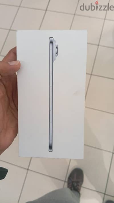 Apple - iPhone 17 Air 256gb 97 battery