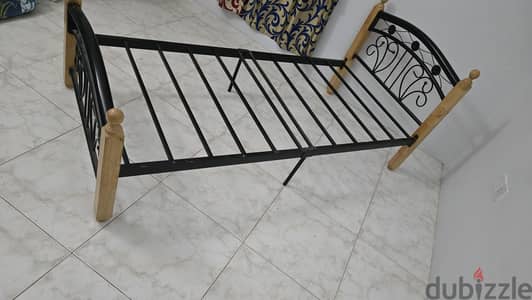 Single cot in very good condition