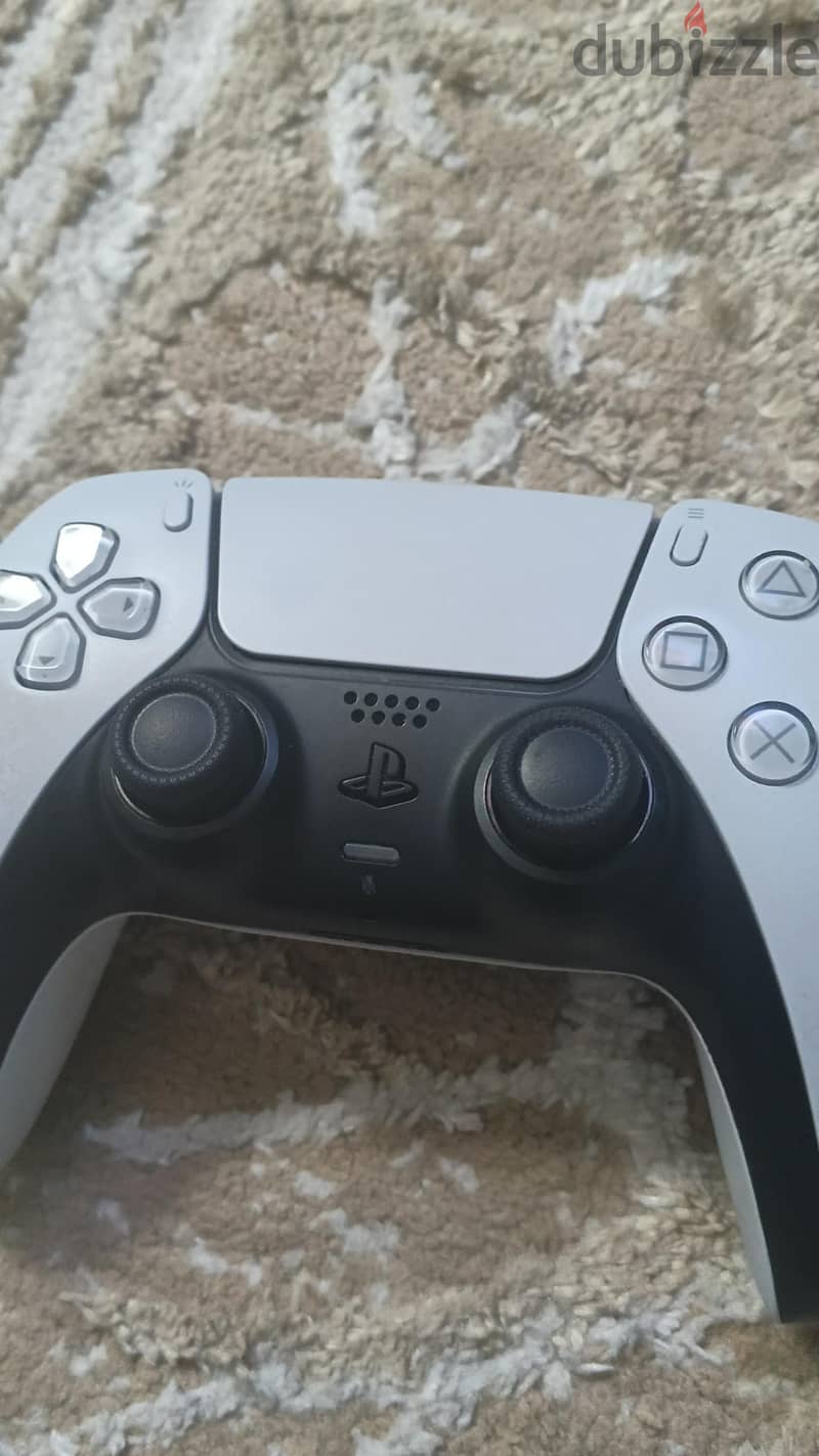 للبيع ps5 cd edition جهاز نظيف بحالة ممتاز كنترول جديد 2
