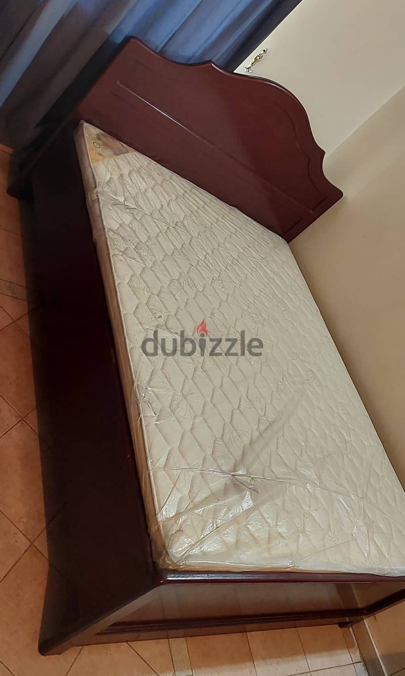 Queen Size Bed with Matress 2