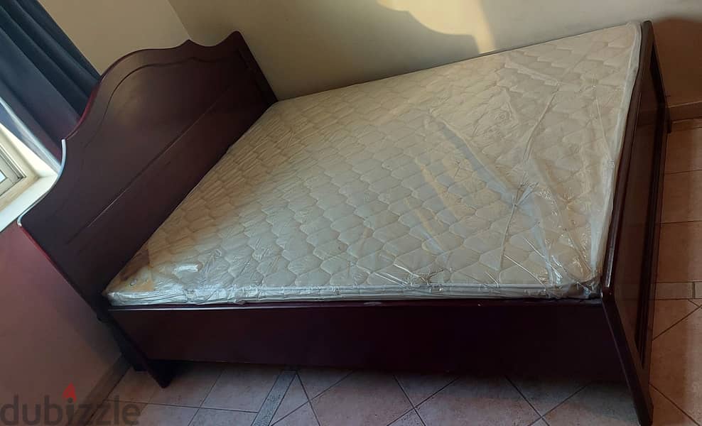 Queen Size Bed with Matress 3