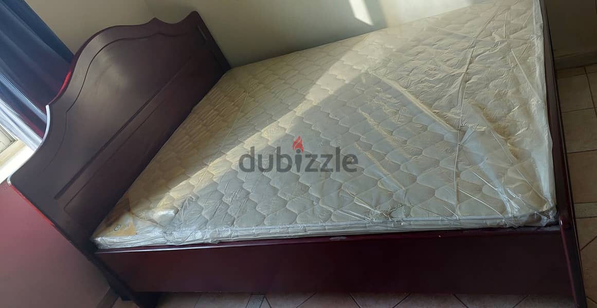 Queen Size Bed with Matress 5