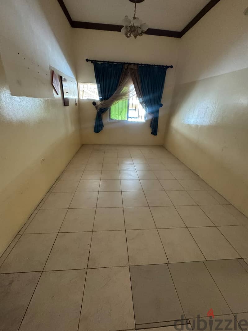 For rent flat in hajiyat for only 140 2