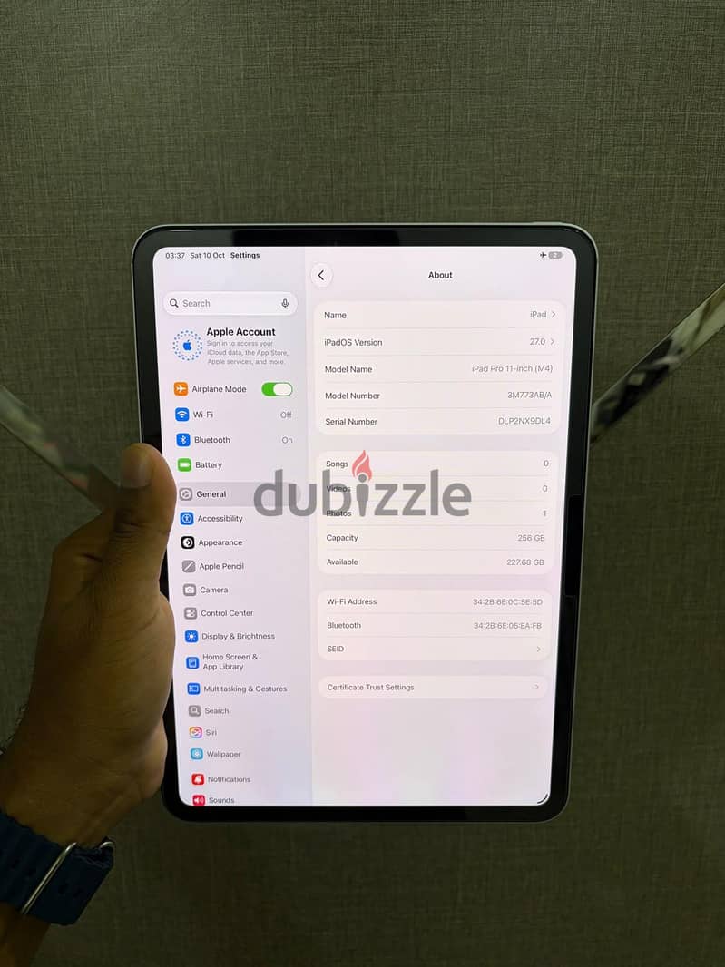 iPad Pro M4 256GB Wi-Fi – Like New! 1
